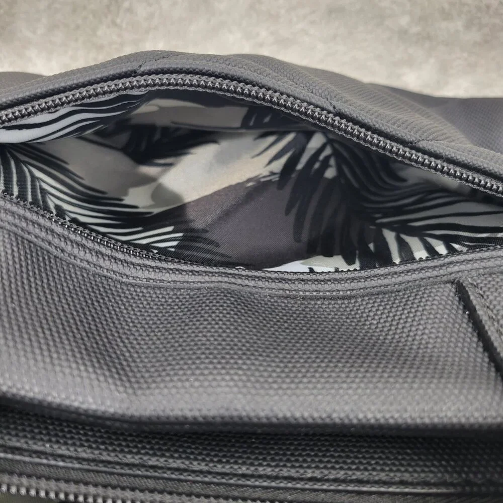lug compact quilted